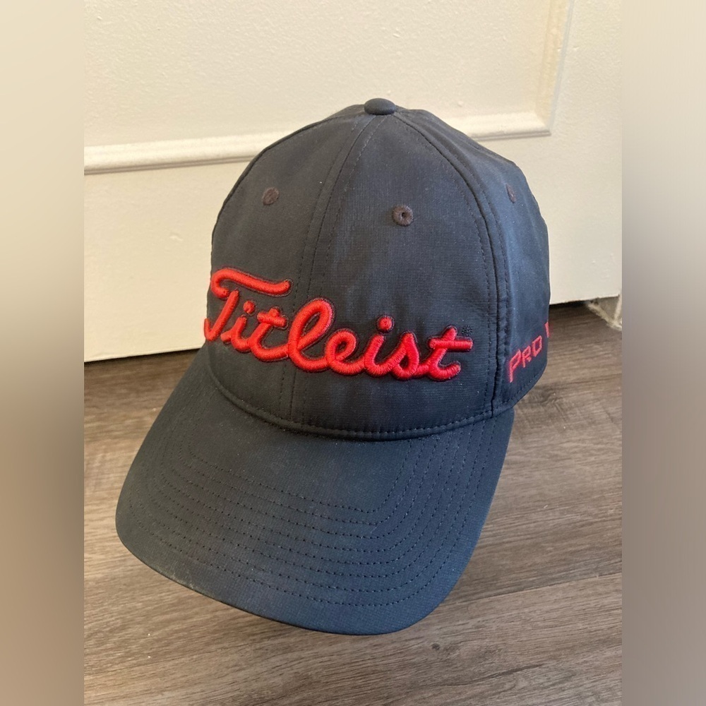 Titleist Pro V1 Footjoy Hat Ball Golf Black Red Embroidered Adjustable